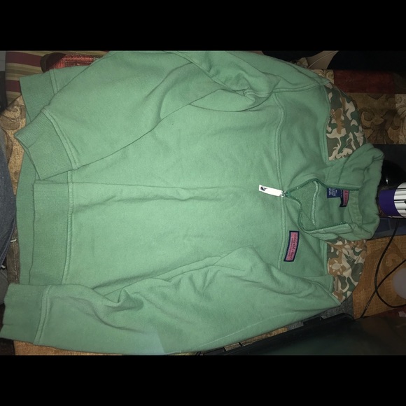 Vineyard Vines Sweater - Picture 7 of 7